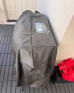 Blue Rhino grill With Gas - $10