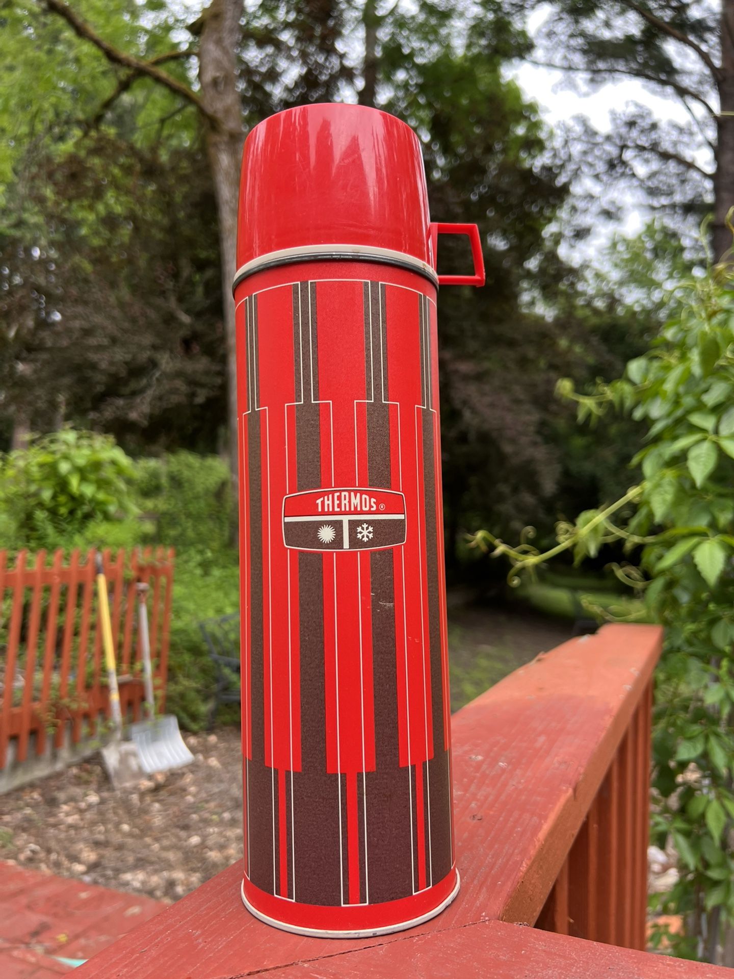 Vintage Easy Flow Thermo Pump thermos w/ box Flower Pattern for Sale in  Plainfield, IL - OfferUp