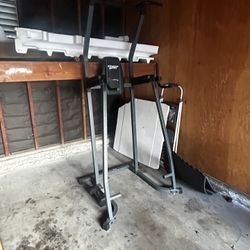Pull up Dip Station
