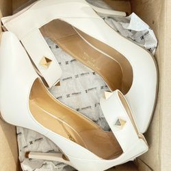 White heels 