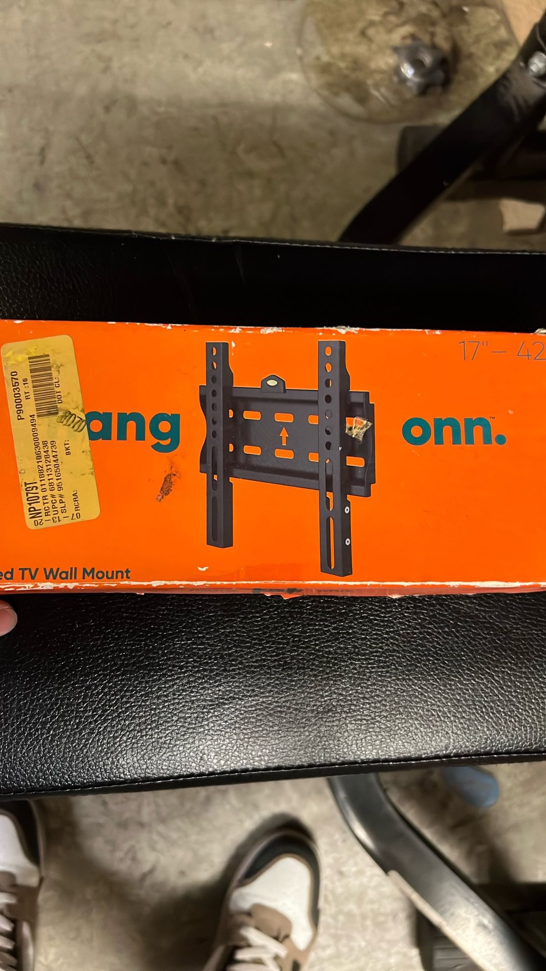 HANG ON FIXED TV WALL MOUNT
