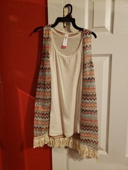 Small shirt with sleeveless cardigan