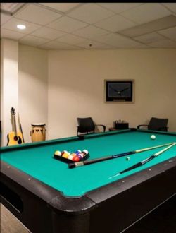 Brunswick Standard 8 ft Pool Table