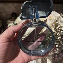 Ariana Grande Perfume