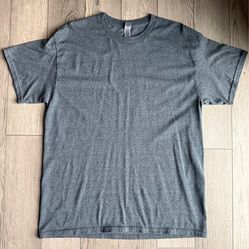 Men’s Gildan Gray Cotton T-Shirt Large