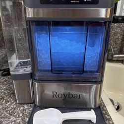 Never opened or used Large Capacity Ice Makers Countertop One-Click Operation Self-Cleaning Portable Ice Maker 41lbs/24H with There is A Detachable 3L