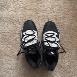 NIKE - Kyrie 5 Oreo  / Size 8 