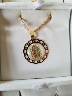 Cadena con dige de la virgen de guadalupe de oro laminado