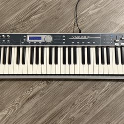 Studio Logic VMK-88 Keyboard Synth 
