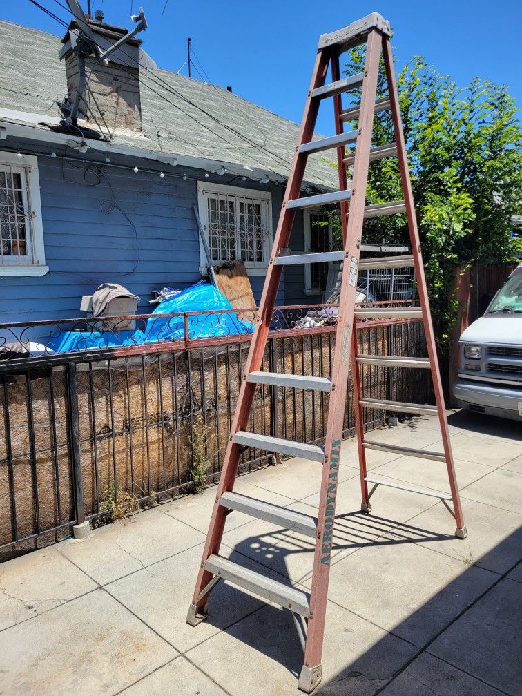Aluminum Fiberglass Ladder