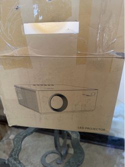 PROJECTOR