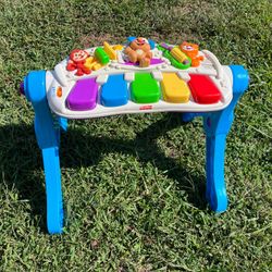 Baby Fisher price Piano