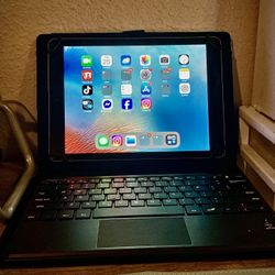 iPad READ DESCRIPTION