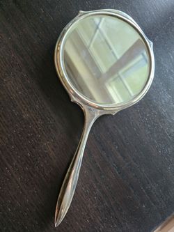 Silver Antique hand mirror 🪞 ✨️