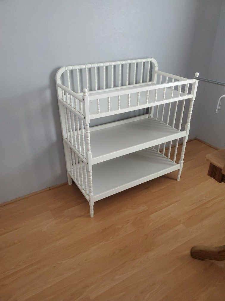 White changing Table