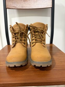 Youth snow boots