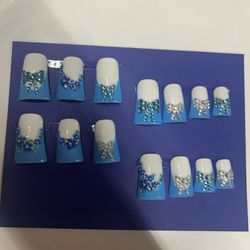 Press On Nails 2L Read Description