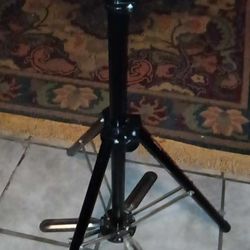 HairArt Extra Length Tripod Mannequin Stand 
