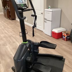 HELIX HLT 3500 Lateral Elliptical