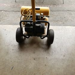 Dewalt Compressor 