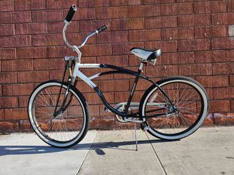 Schwinn 26 inch beach cruiser bike $170