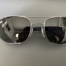 Ray ban Sunglasses Bought In 2022 Holiday Gift 