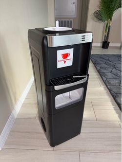 Water Dispenser with Built-in Ice Maker NEW