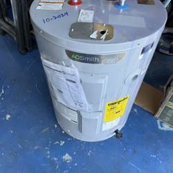 Water Heater - Short 40 Gallon 