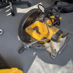 DEWALT Miter Saw
