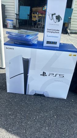 PS5 TB 4 games and controllers NEW
