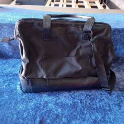 Beis convertible weekender bag in black