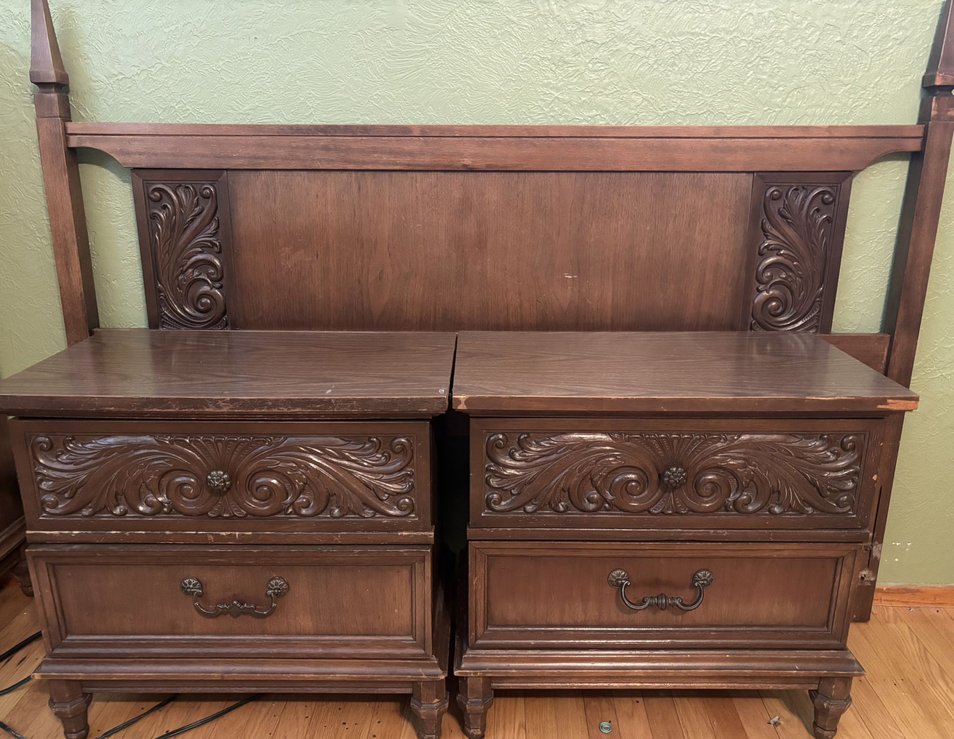 Unique 5 Piece Mid-century Bedroom Set