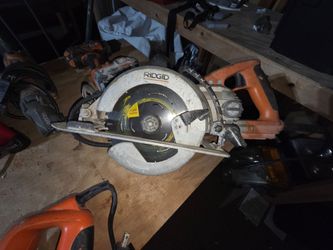 Rigid R3210 Circular Saw