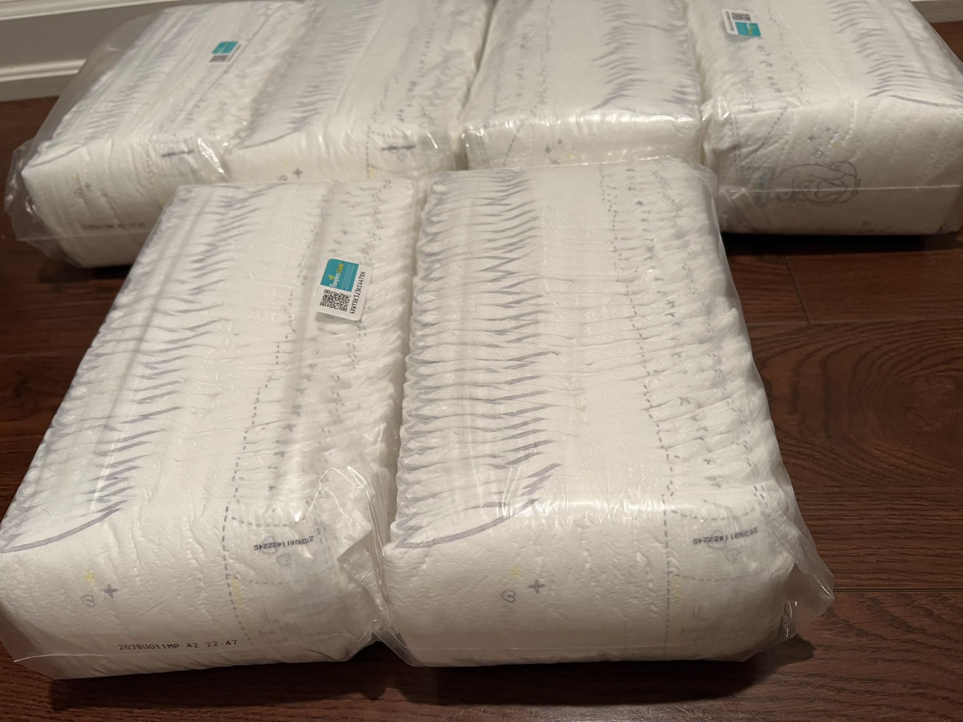 Diapers Size 1  - Pampers Swaddlers 