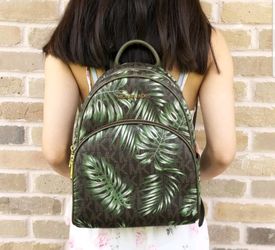 Michael kors store leaf bag