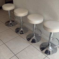 4 bar stools