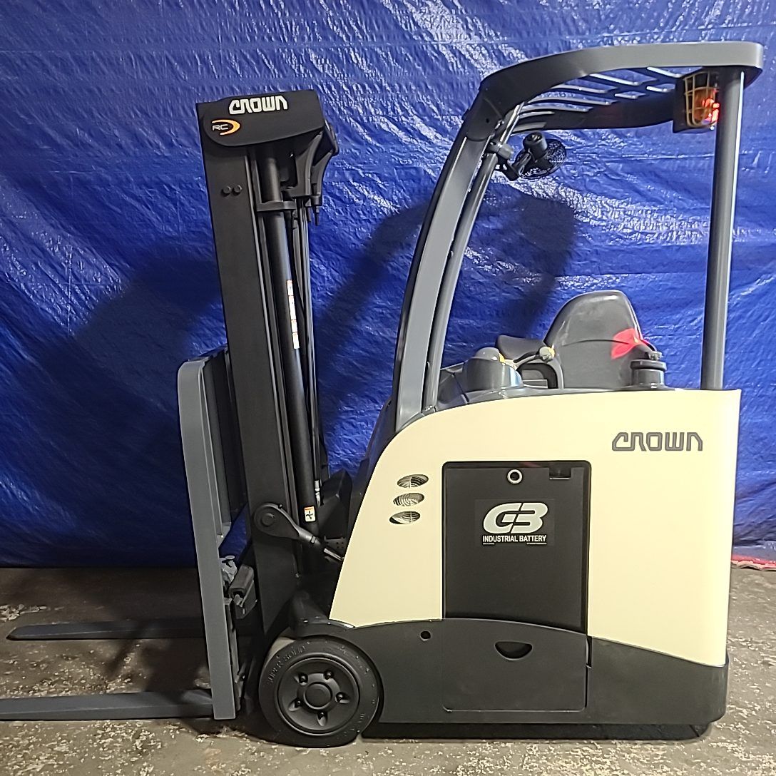 2016 Crown Electric Stand Up Forklift RC5535 30 With New Battery 12