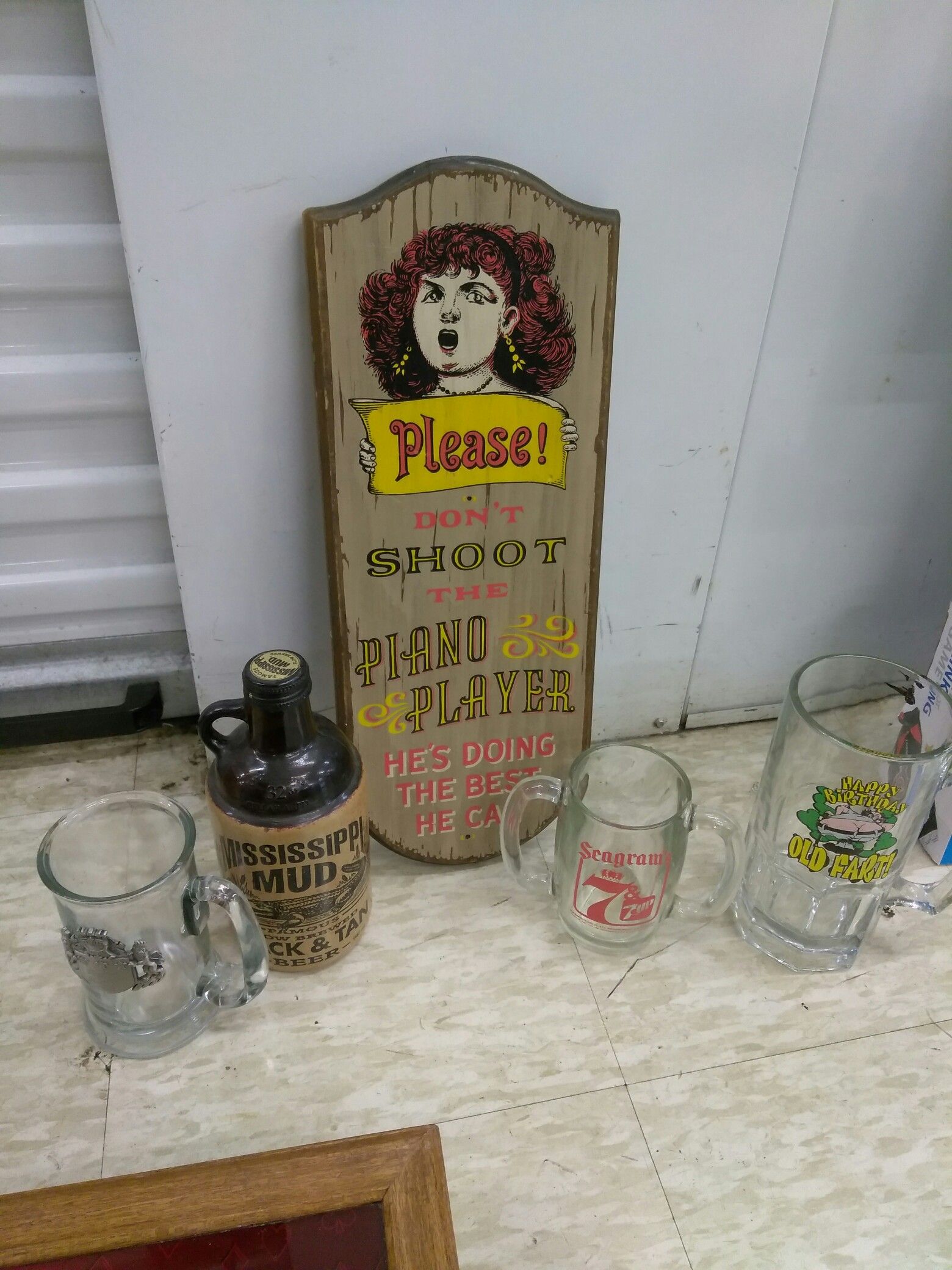 UNIQUE BAR MANCAVE STUFF READ DETAILS
