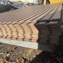 Decorative Wood Slat Wall Panels – Natural Oak – 48” x 96” – $35 Each (15 Available)