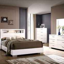 Brand New 4 PC White Bedroom Set