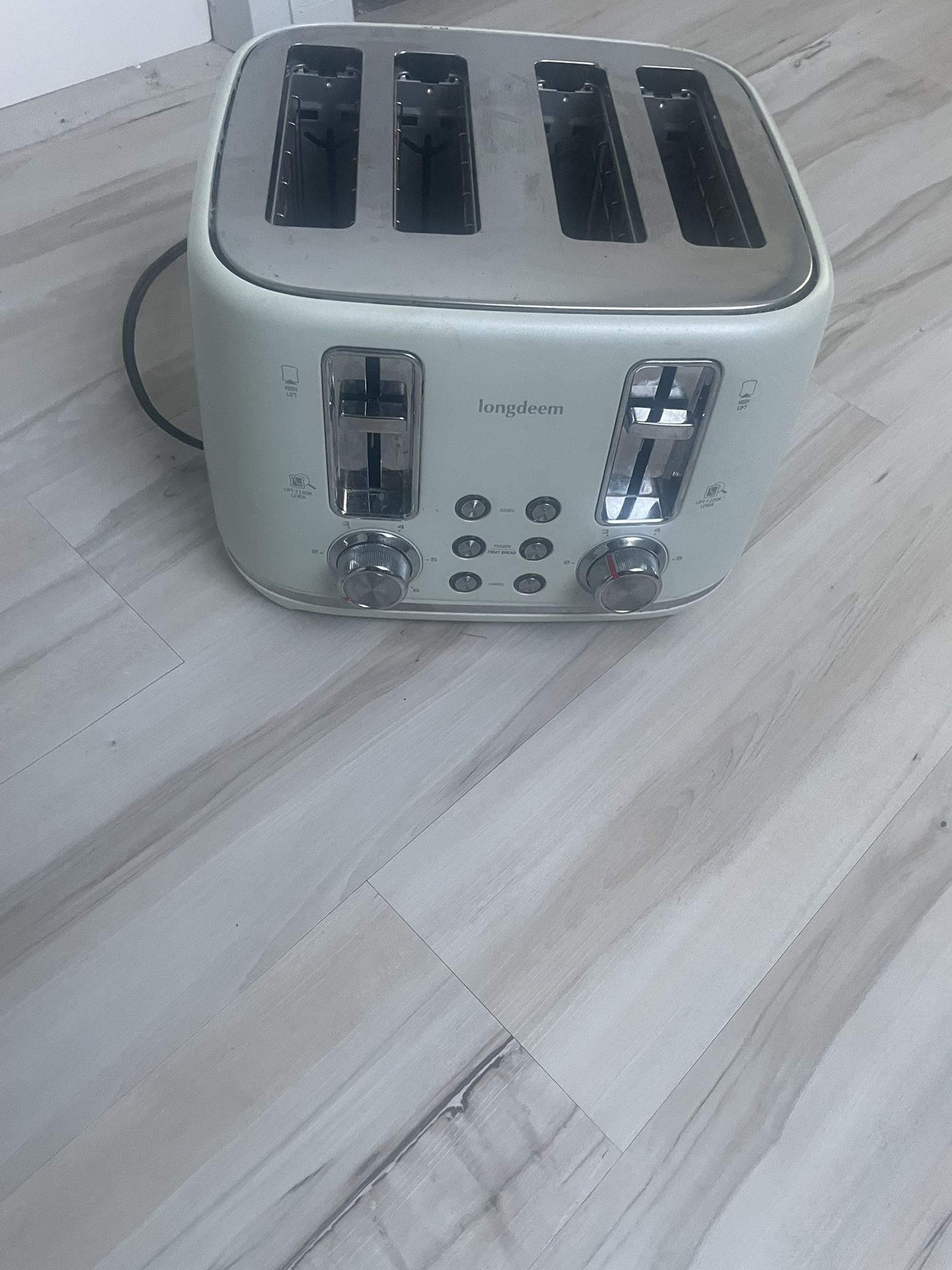 Longdeem toaster