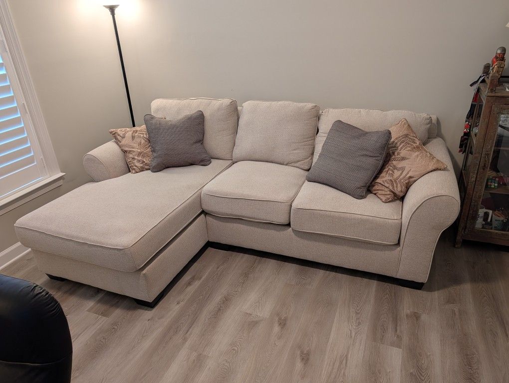 Beige 2-piece Sectional With Chaise