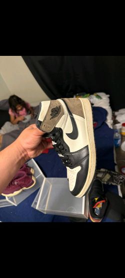 Jordan 1 Mocha Sz 9.5vnds