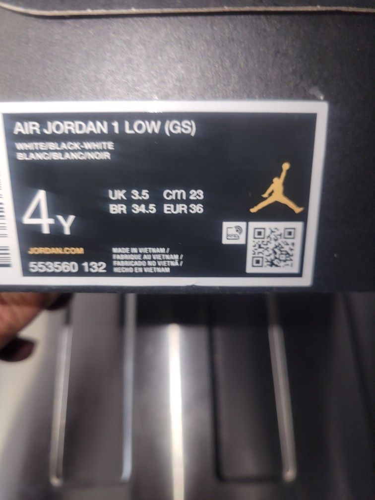 Ladies Air Jordan 1 Low (GS) 4Y