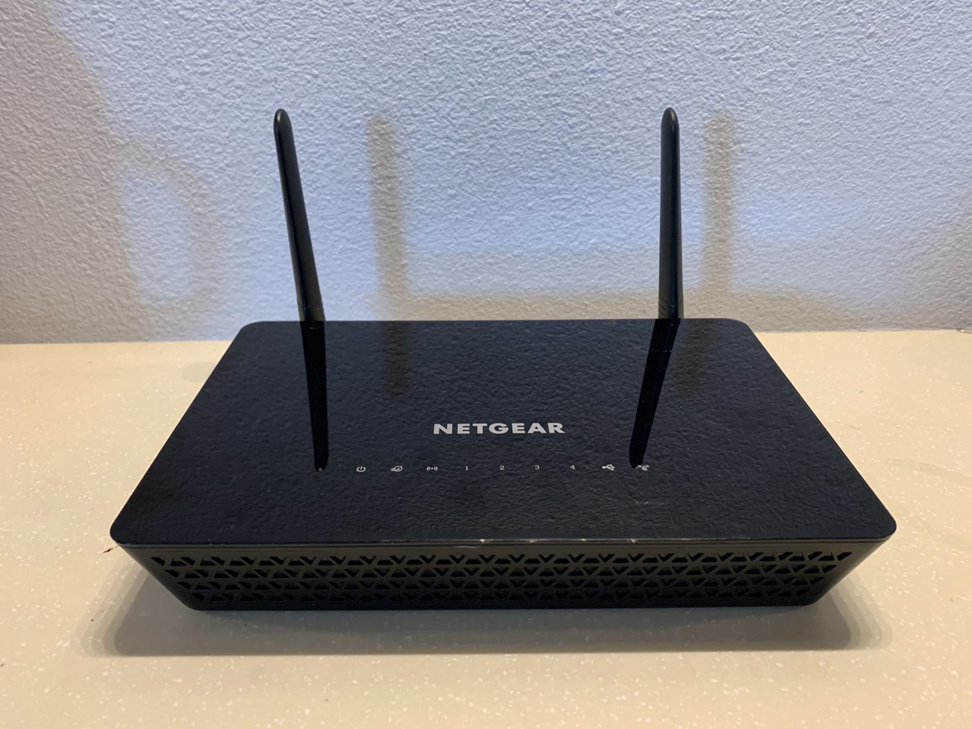 Netgear R6220 - AC1200 Smart WiFi Router w/ External Antennas