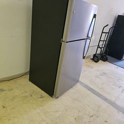 Ge Top And Bottom Refrigerator Stailess Steel Used Good Conditions 