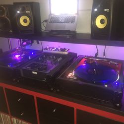 Dj Equipment 
