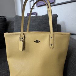 Coach Tote Purse
