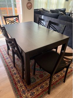 Dining table set