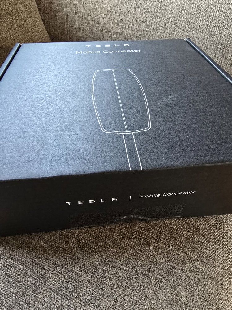 Tesla Mobile Connector